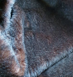 Alpaka braun, schwarz gespitzt ca. 13 mm  Steiff-Schulte 50 x 70 cm