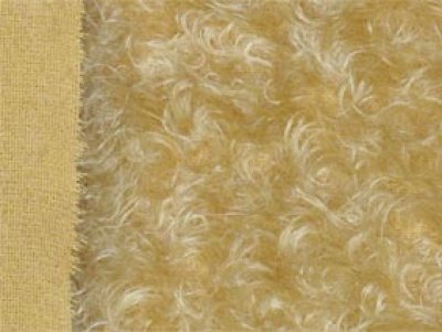 Mohair curled medium dense ± 23 mm pile. beige