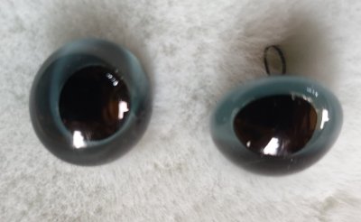 grey glass eyes 6 mm, per pair