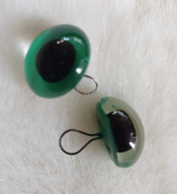 Glas eyes behind painted 10 mm