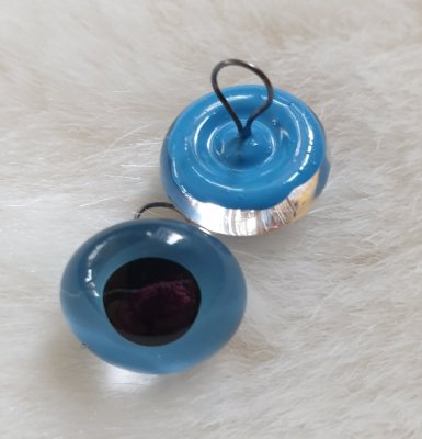 Glas eyes behind painted 10 mm