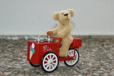 Ice cream bike made of wood for 10 -14 cm big bear